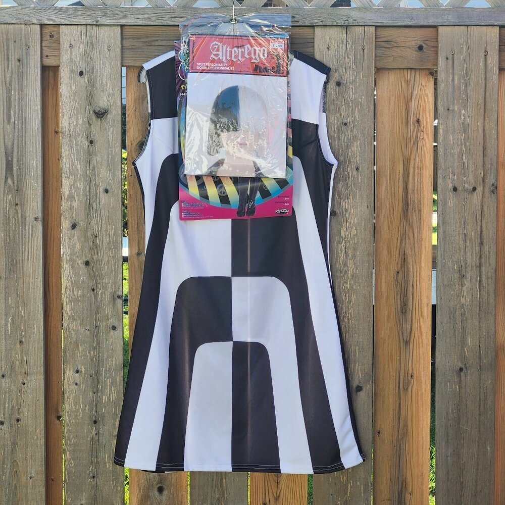 GROOVY 60s Mod Girl Costume Women's Size Medium BNIP w/ Two Tone Wig Halloween